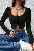 Kadın Siyah Uzun Kollu Agraflı Göğüs ve Göbek Dekolteli Crop Top Bluz - görsel 1