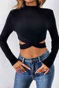 Kadın Siyah Çapraz Bel Detaylı Dik Yaka Uzun Kol Crop Top Bluz - görsel 1