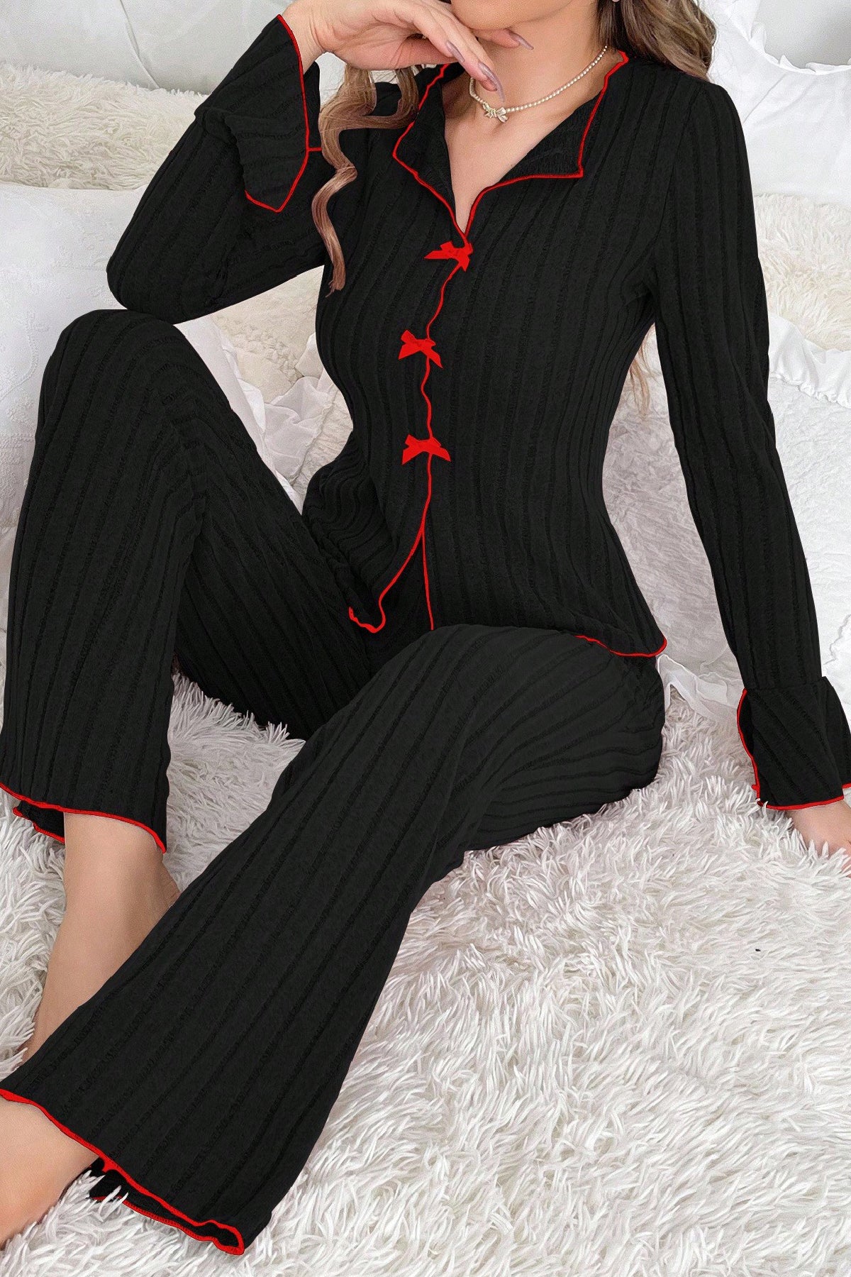Kadın Siyah Kırmızı Biyeli ve Fiyonklu Uzun Kollu Mevsimlik Pijama Takımı - görsel 1