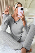 Kadın Gri Çizgili Uzun Kollu Fiyonk Detaylı Pijama Takımı Rahat Mevsimlik - görsel 1