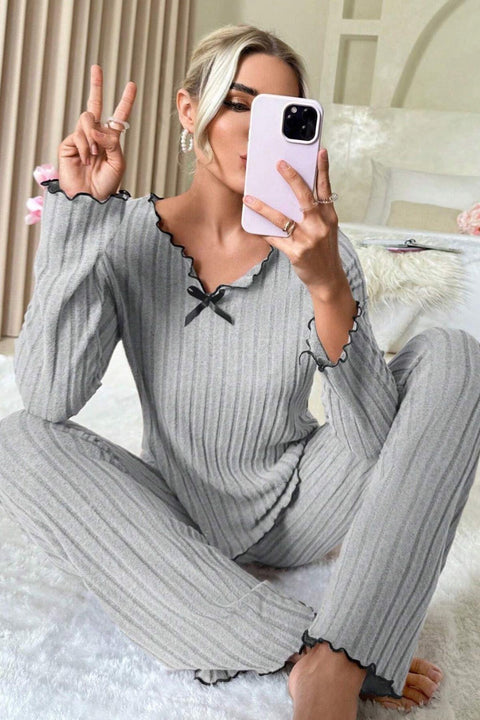 Kadın Gri Çizgili Uzun Kollu Fiyonk Detaylı Pijama Takımı Rahat Mevsimlik - görsel 1