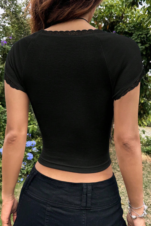 Kadın Siyah Göğsü ve Kolları Dantelli Fiyonklu Kısa Kol Crop Top Bluz - görsel 2