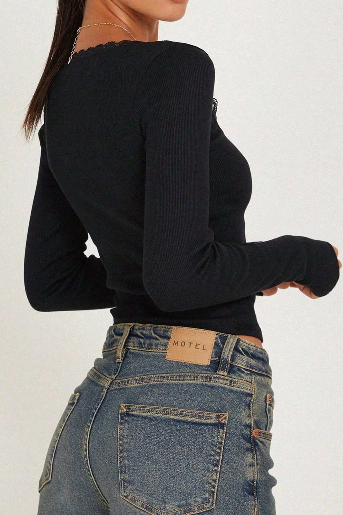 Kadın Siyah Kare Yaka Dantelli Uzun Kollu Crop Top Bluz - görsel 2
