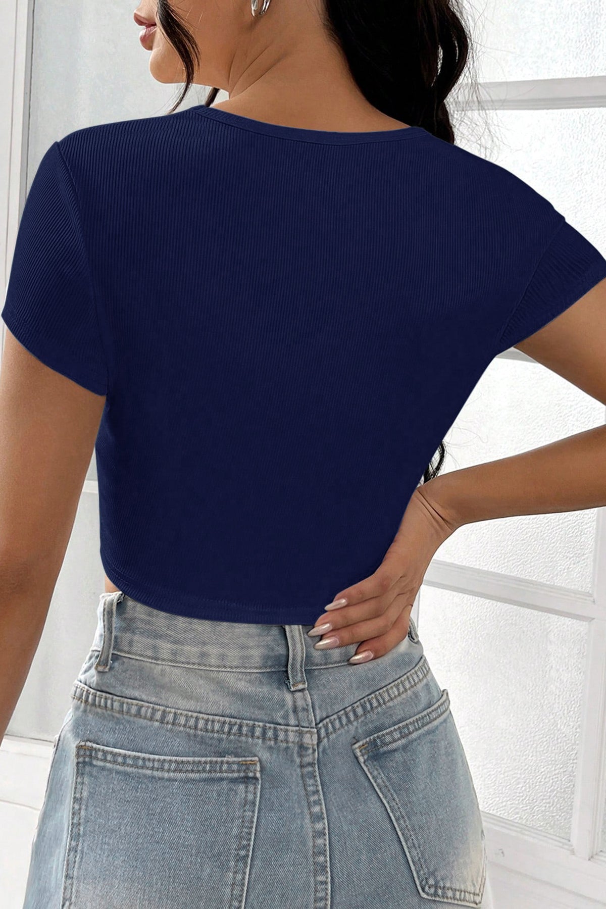 Kadın Lacivert Yarım Kol Düz Yaka Crop Top Bluz - görsel 2