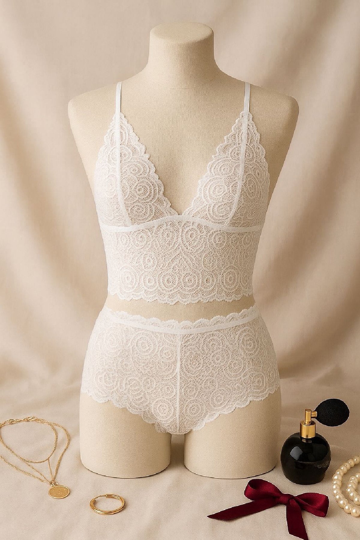 Kadın Beyaz Dantel Bralet Şort Takımı – Romantik ve Zarif İç Giyim - görsel 2