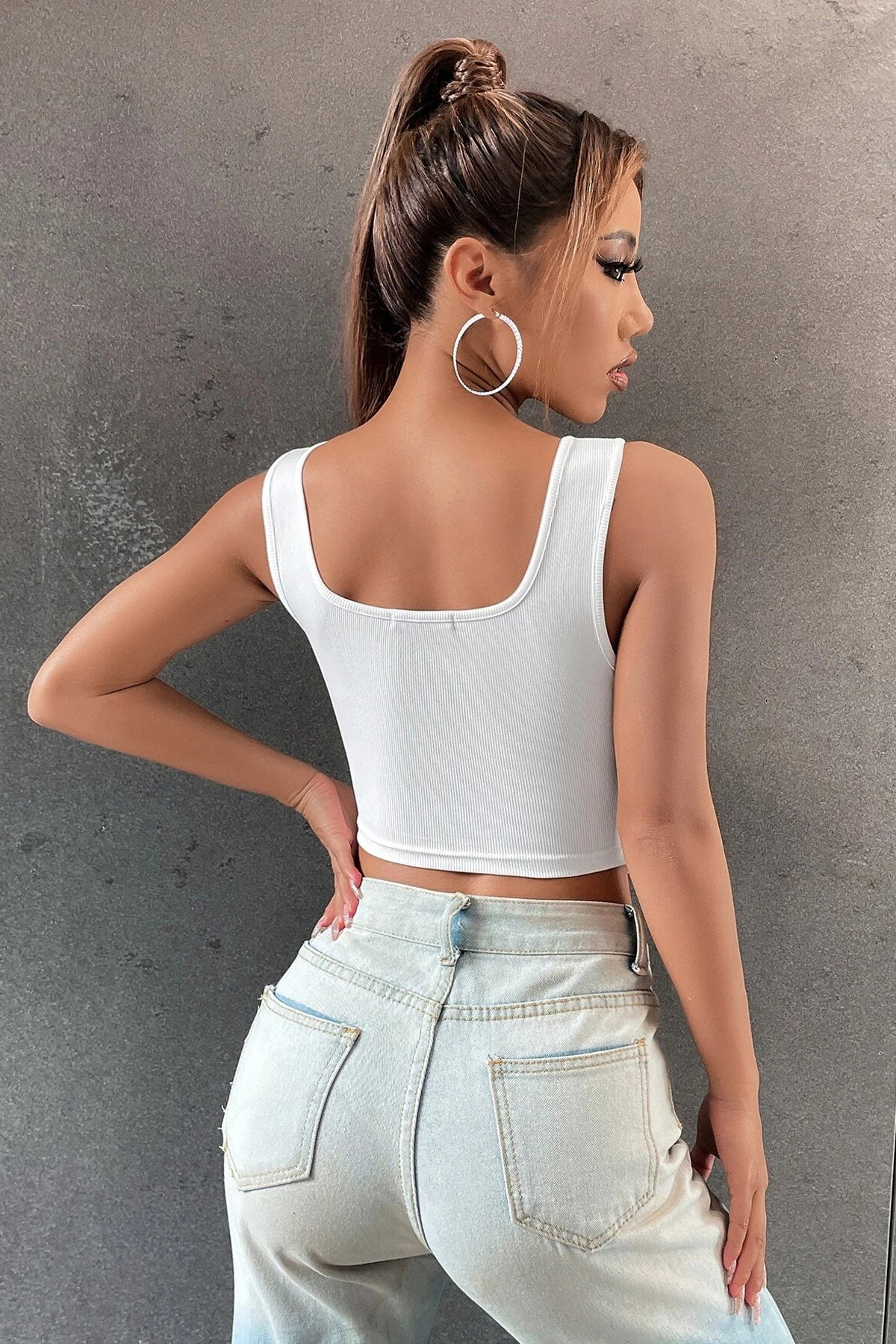 Kadın Beyaz Göbek Dekolteli Crop Top Bluz - görsel 2