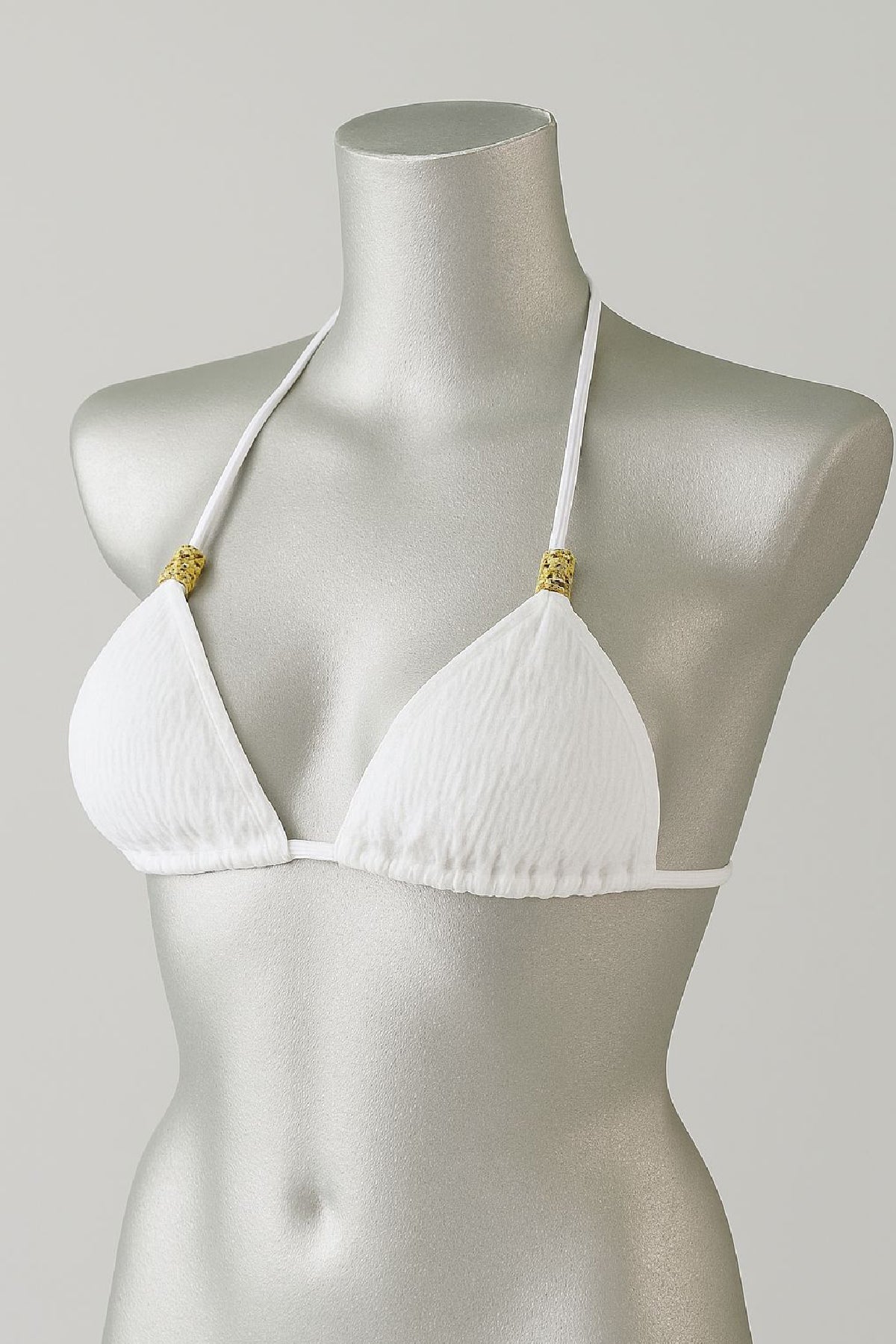 Kadın Beyaz Pedli Üçgen Bikini Üstü Halter Bağlamalı Aksesuarlı - görsel 3