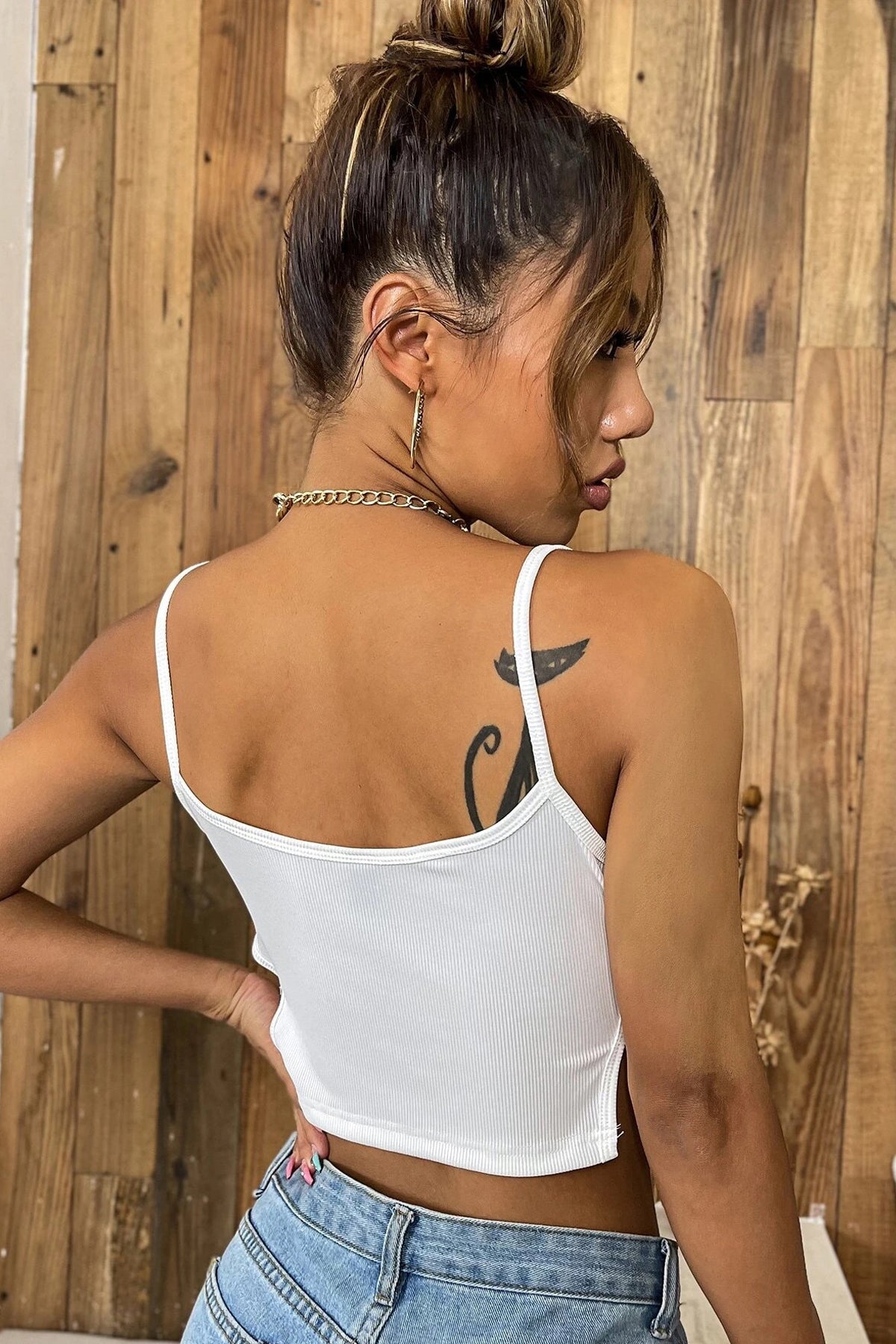 Kadın Beyaz Yanlardan Bağlamalı Bel Dekolteli Crop Top Bluz - görsel 2