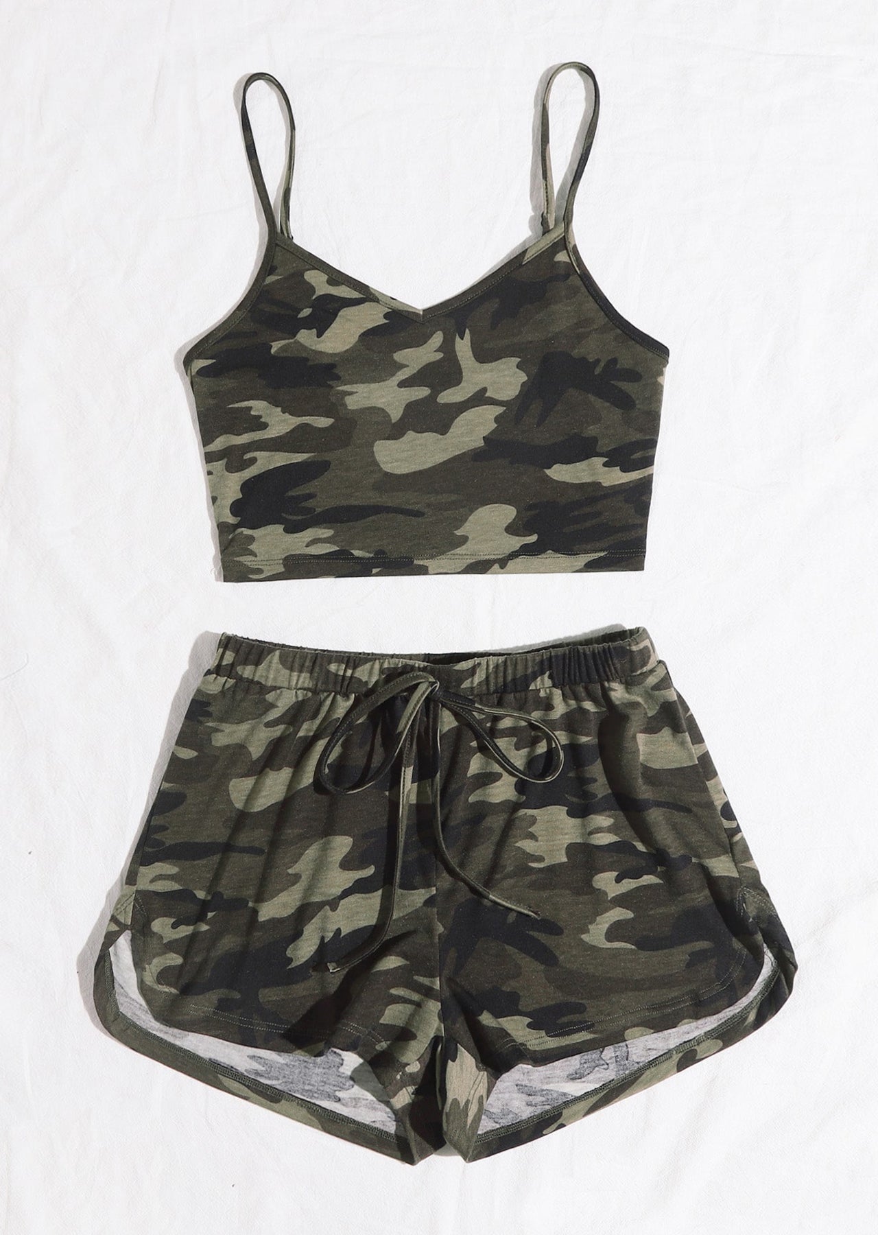 Kadın Kamuflaj Desenli Askılı Crop Top ve Şortlu Gecelik Takım - görsel 3
