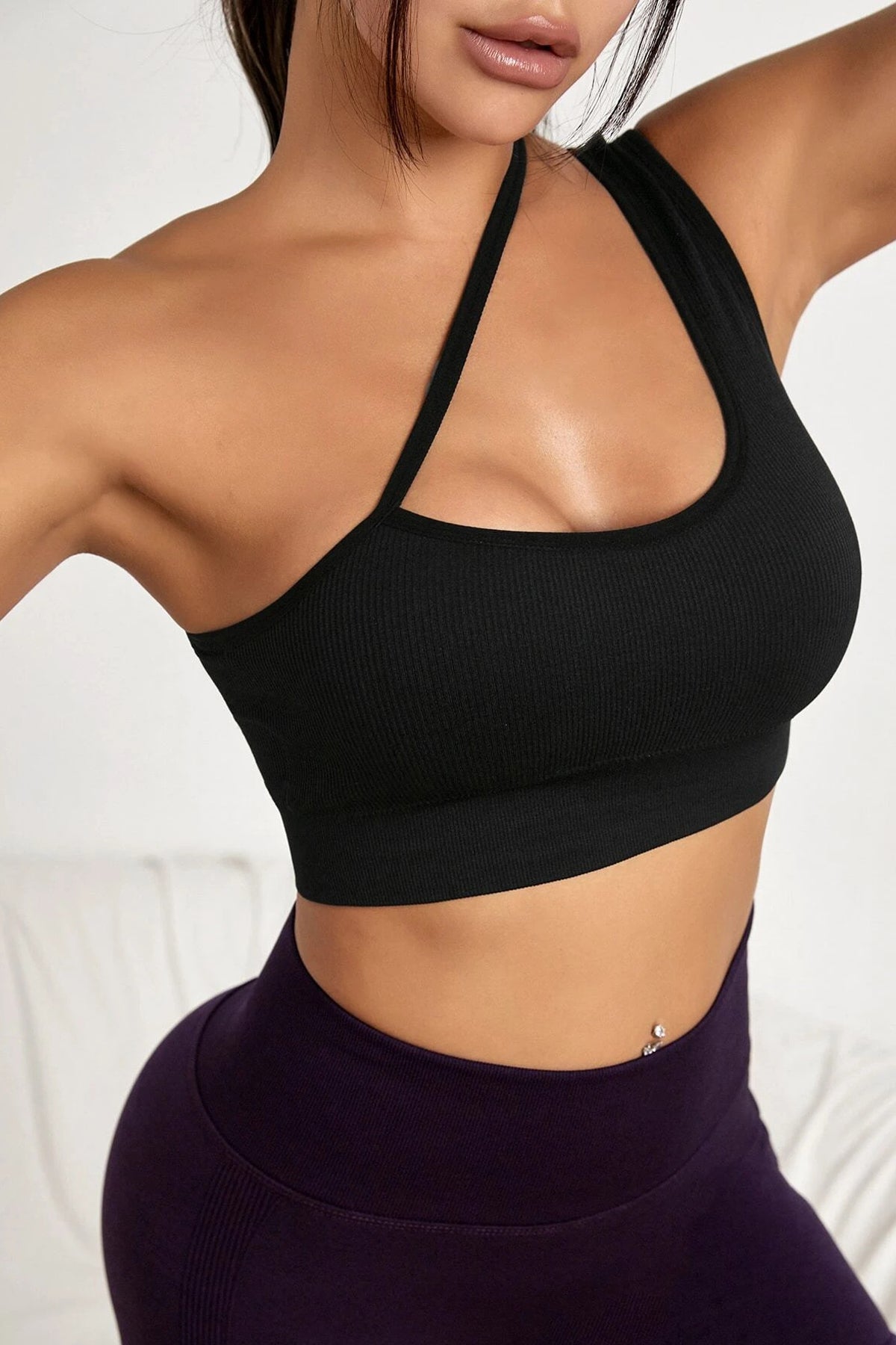 Kadın Siyah Tek Omuzlu Çapraz Askılı Crop Top Büstiyer - görsel 3