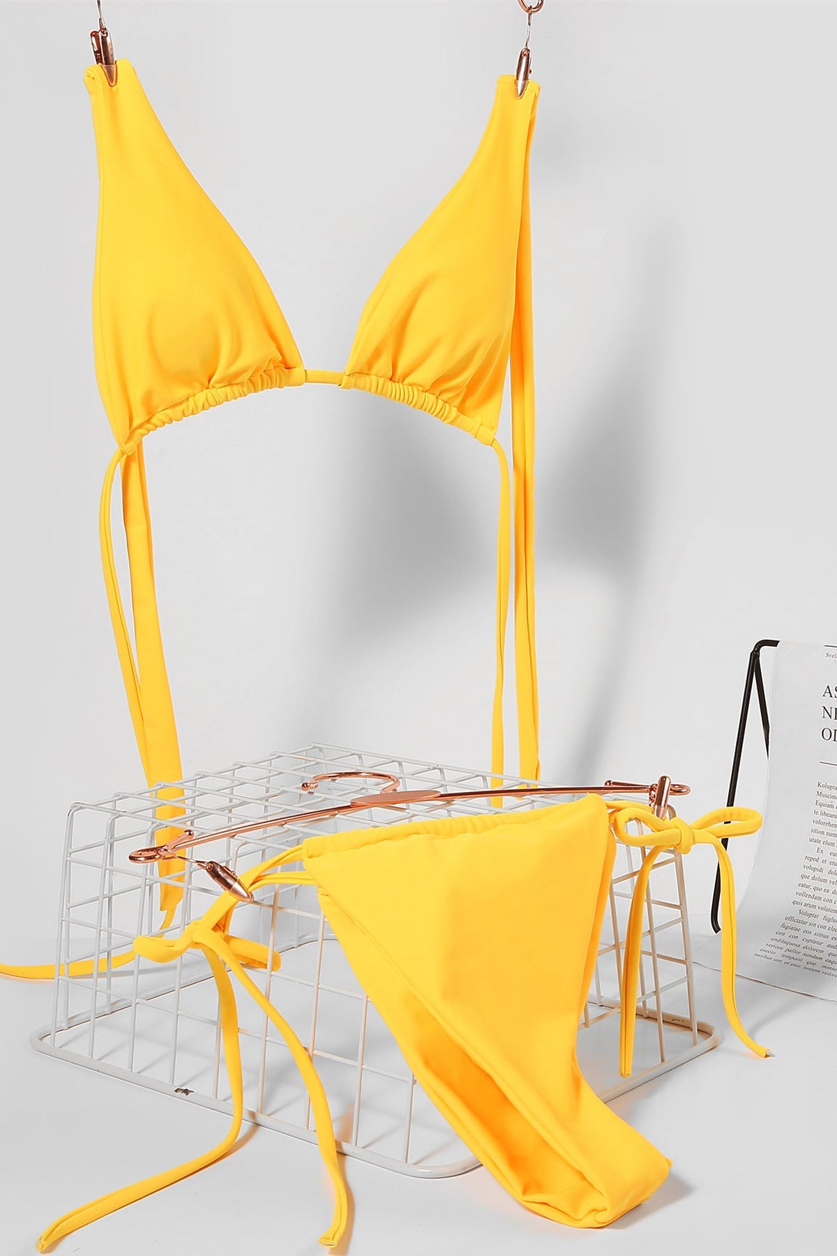 Kadın Sarı Yandan Bağlamalı Tangalı Üçgen Bikini Mayo Takımı - görsel 3