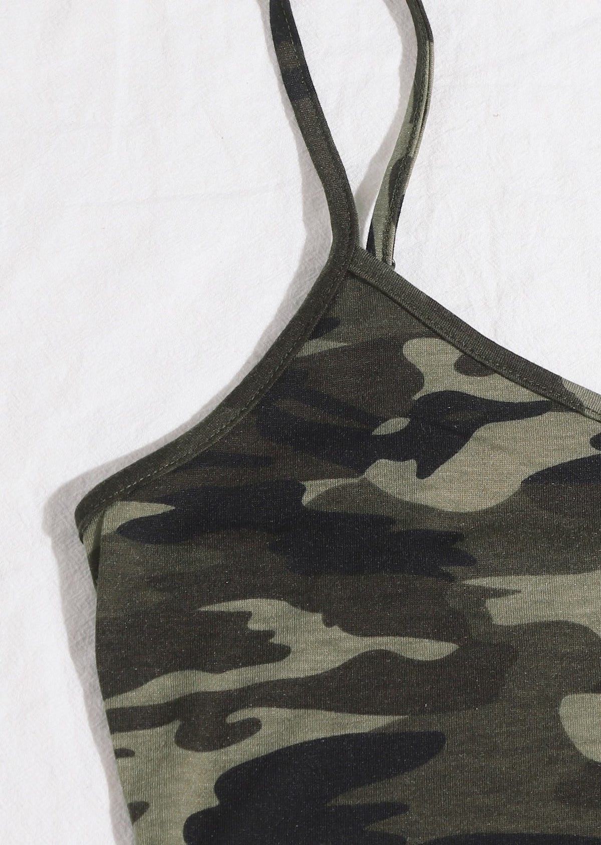 Kadın Kamuflaj Desenli Askılı Crop Top ve Şortlu Gecelik Takım - görsel 4