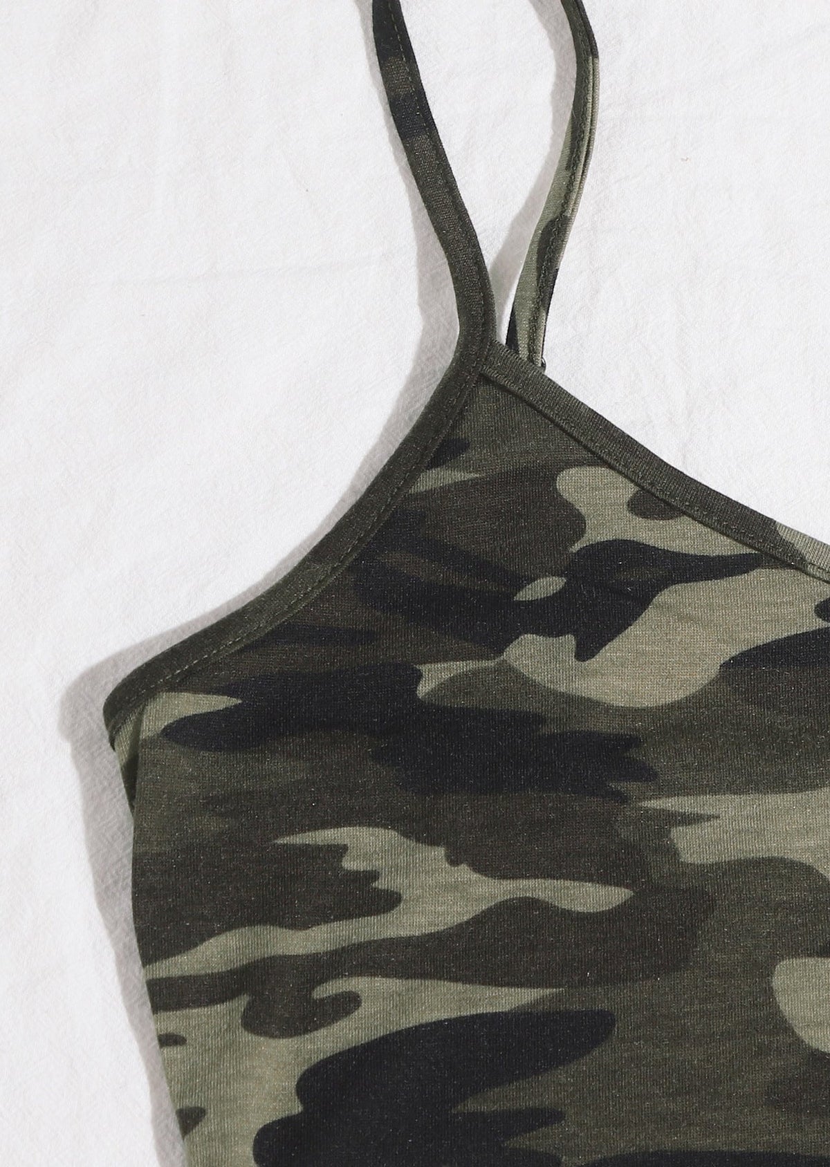 Kadın Kamuflaj Desenli Askılı Crop Top ve Şortlu Gecelik Takım - görsel 4