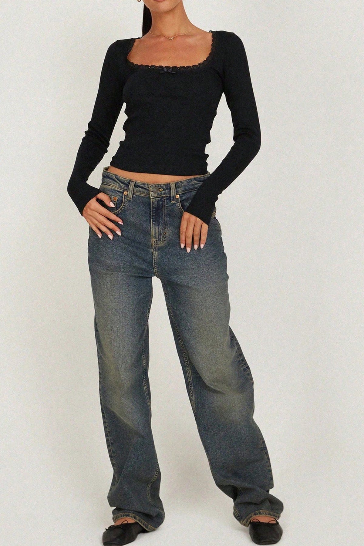 Kadın Siyah Kare Yaka Dantelli Uzun Kollu Crop Top Bluz - görsel 4