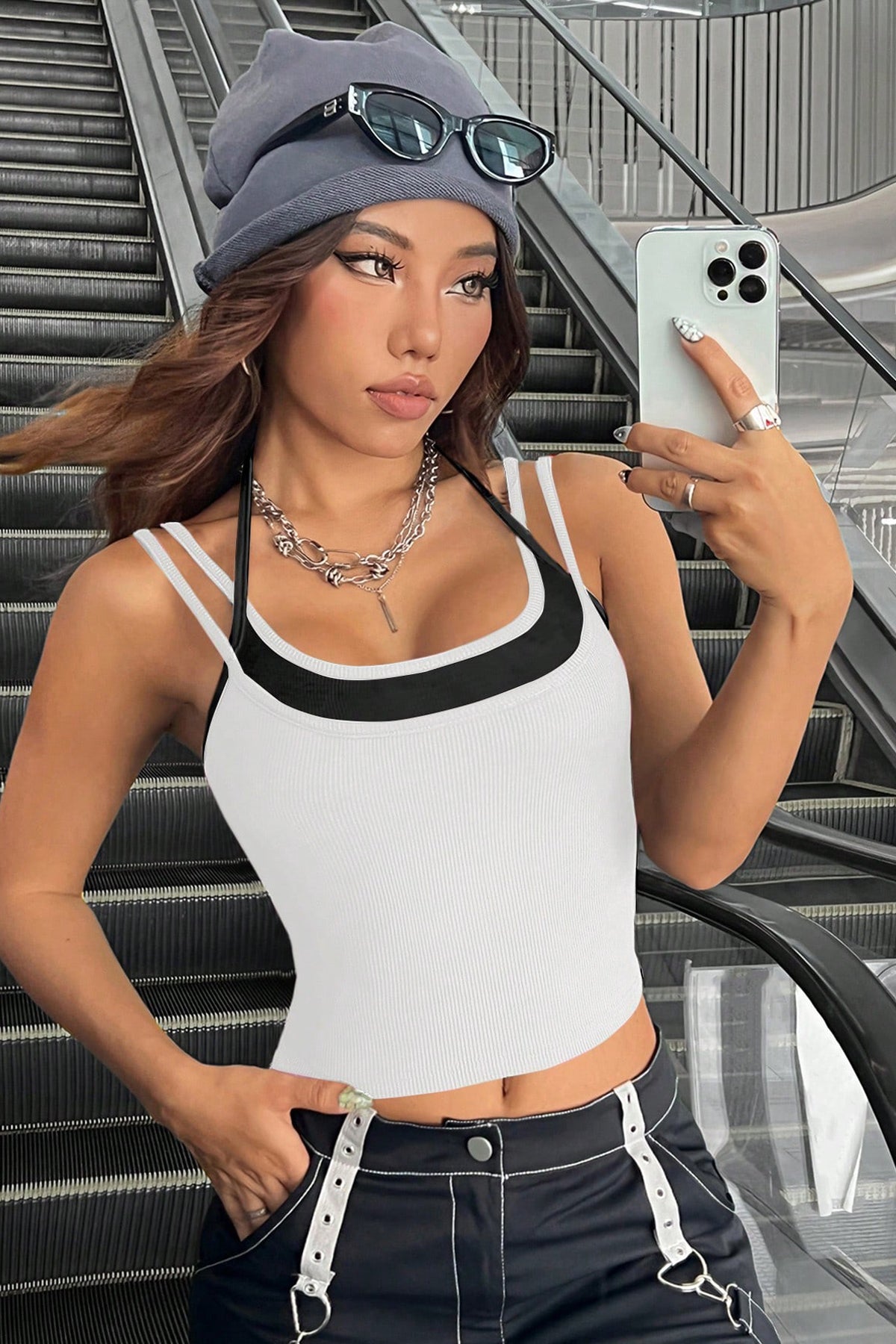 Kadın Siyah Beyaz Çift Renk Çapraz Askılı Crop Top Bluz - görsel 4