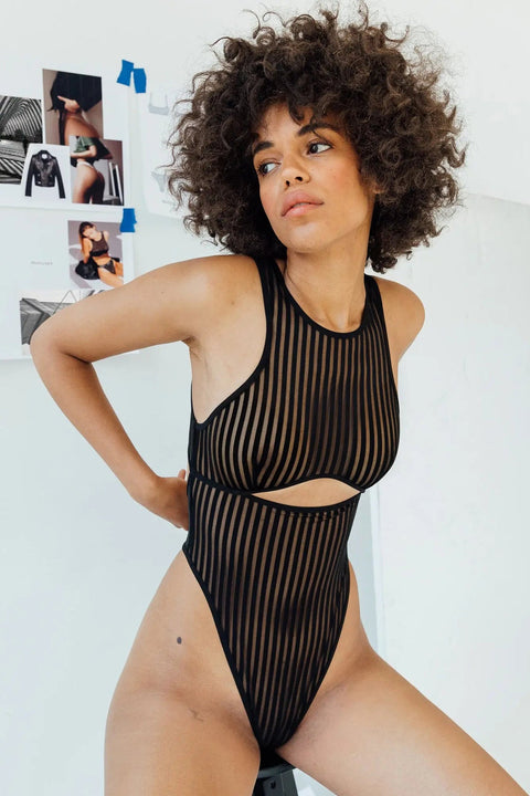 Kadın Siyah Cut-Out Detaylı Transparan Çizgili Gecelik - görsel 4
