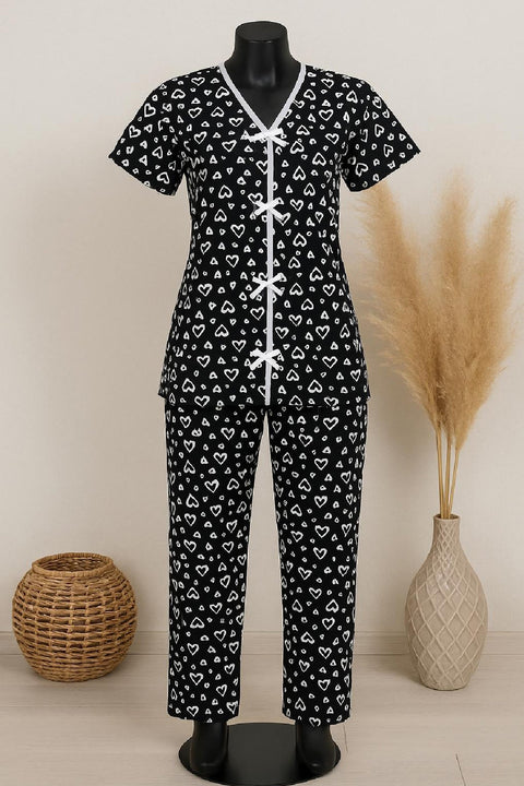 Kadın Siyah Beyaz Kalp Desenli Fiyonklu Kısa Kollu Pijama Takımı - görsel 1