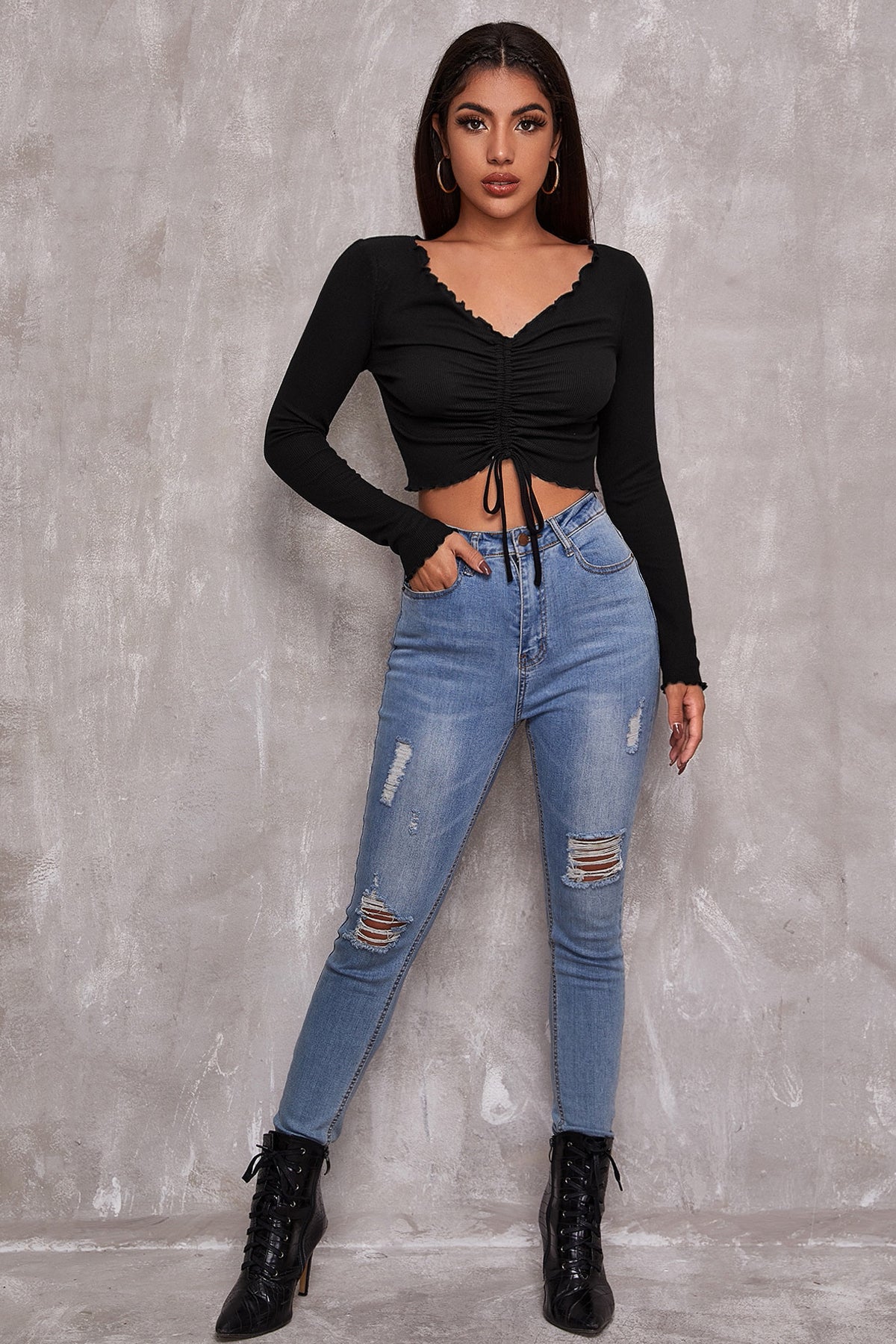 Kadın Siyah Uzun Kollu Büzdürme Bağcık Detaylı Crop Top Bluz - görsel 4