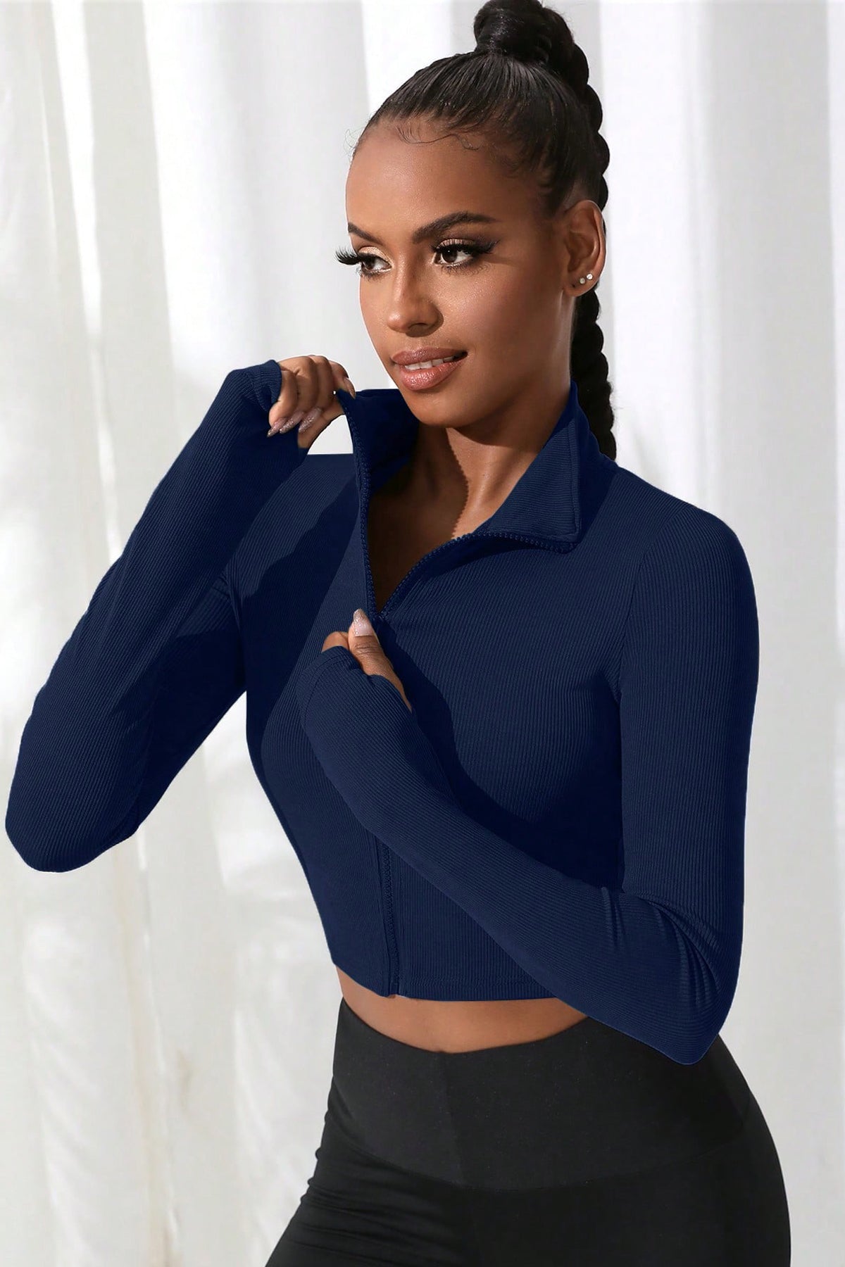 Kadın Lacivert Uzun Kol Fermuarlı Parmak Geçme Detaylı Dik Yaka Crop Top Bluz - görsel 5