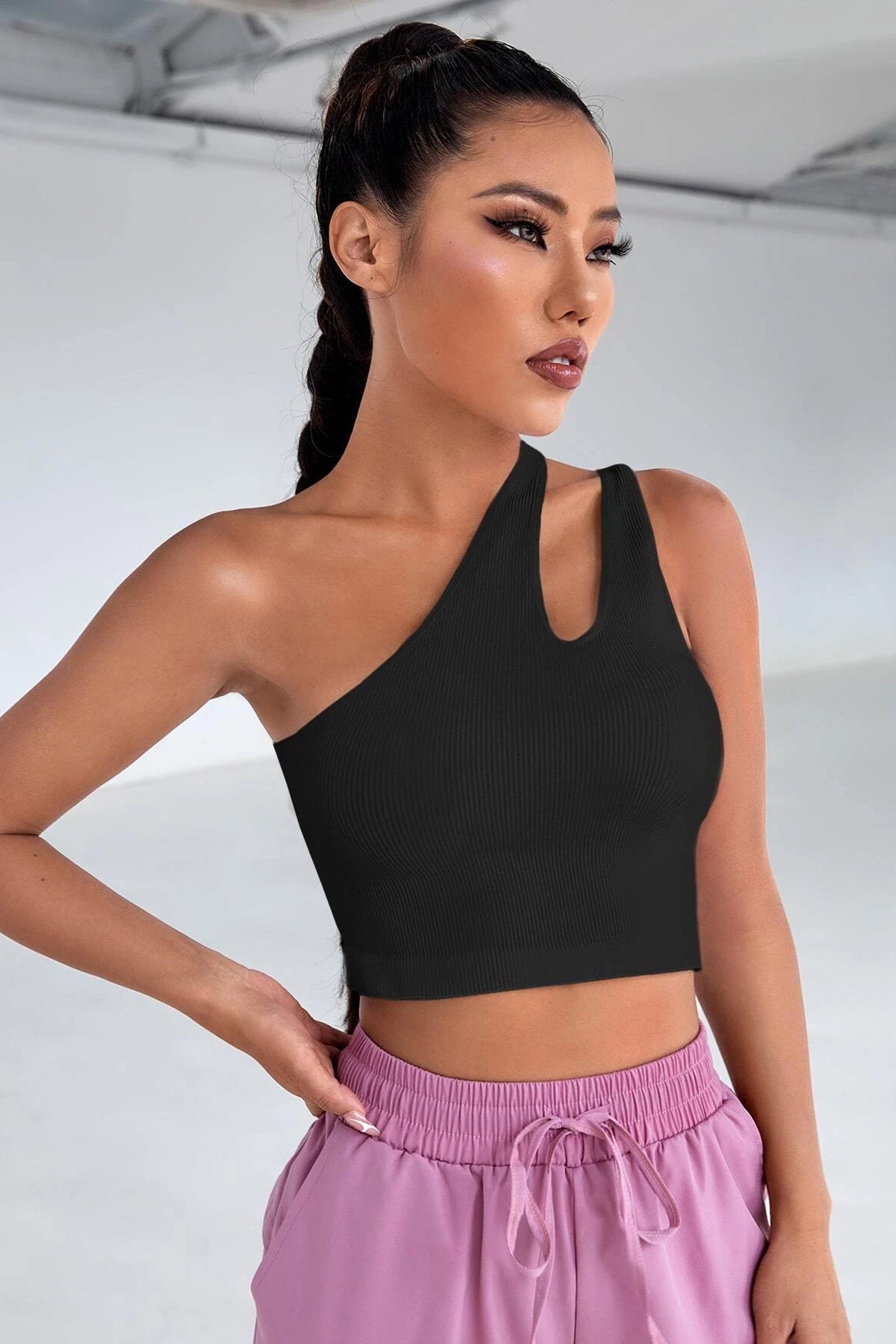 Kadın Siyah Tek Omuz Cut Out Detaylı Crop Top Bluz - görsel 4
