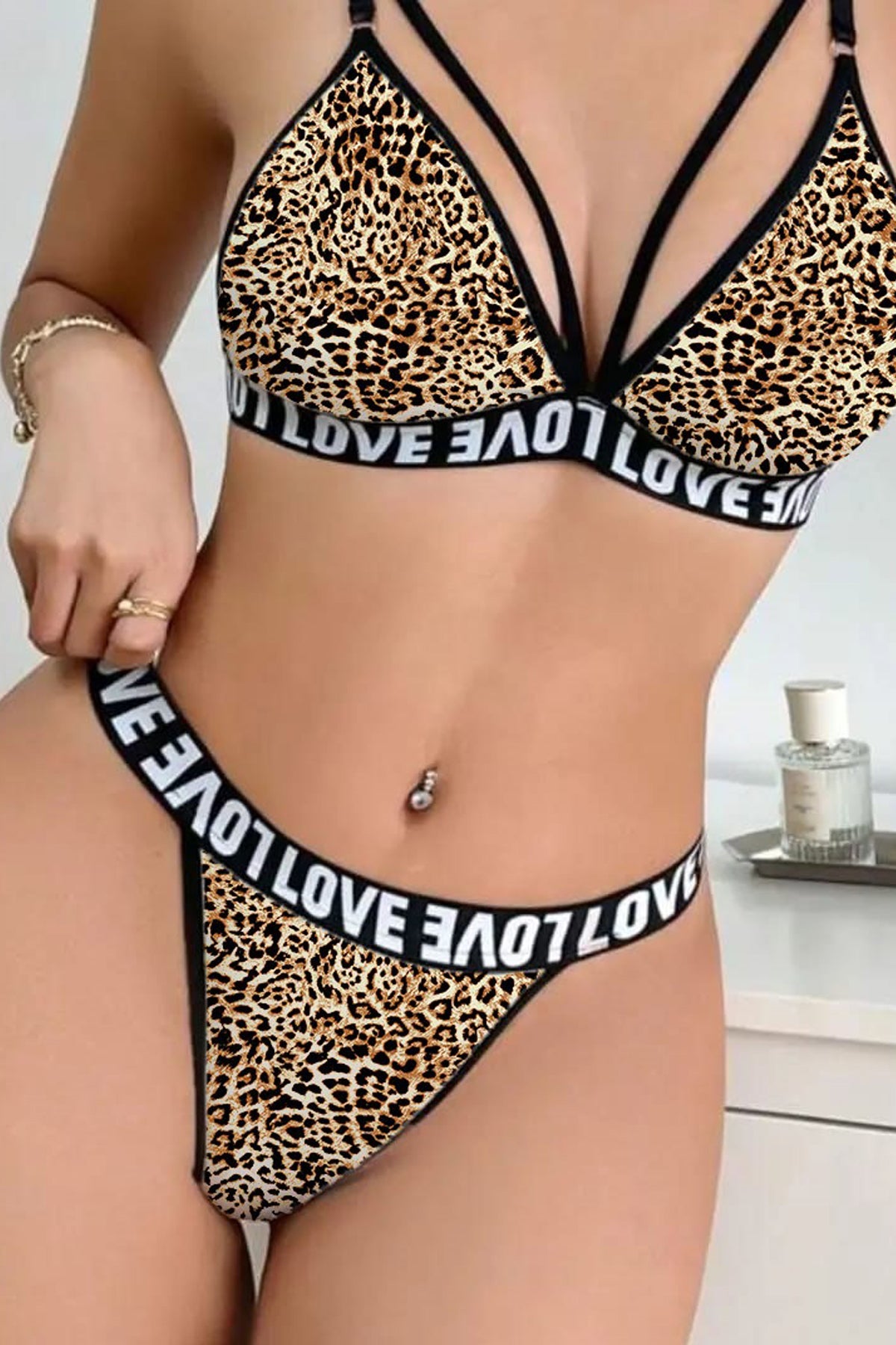 Kadın Leopar Desenli Love Yazı Detaylı Harness İç Çamaşır Takımı - görsel 4