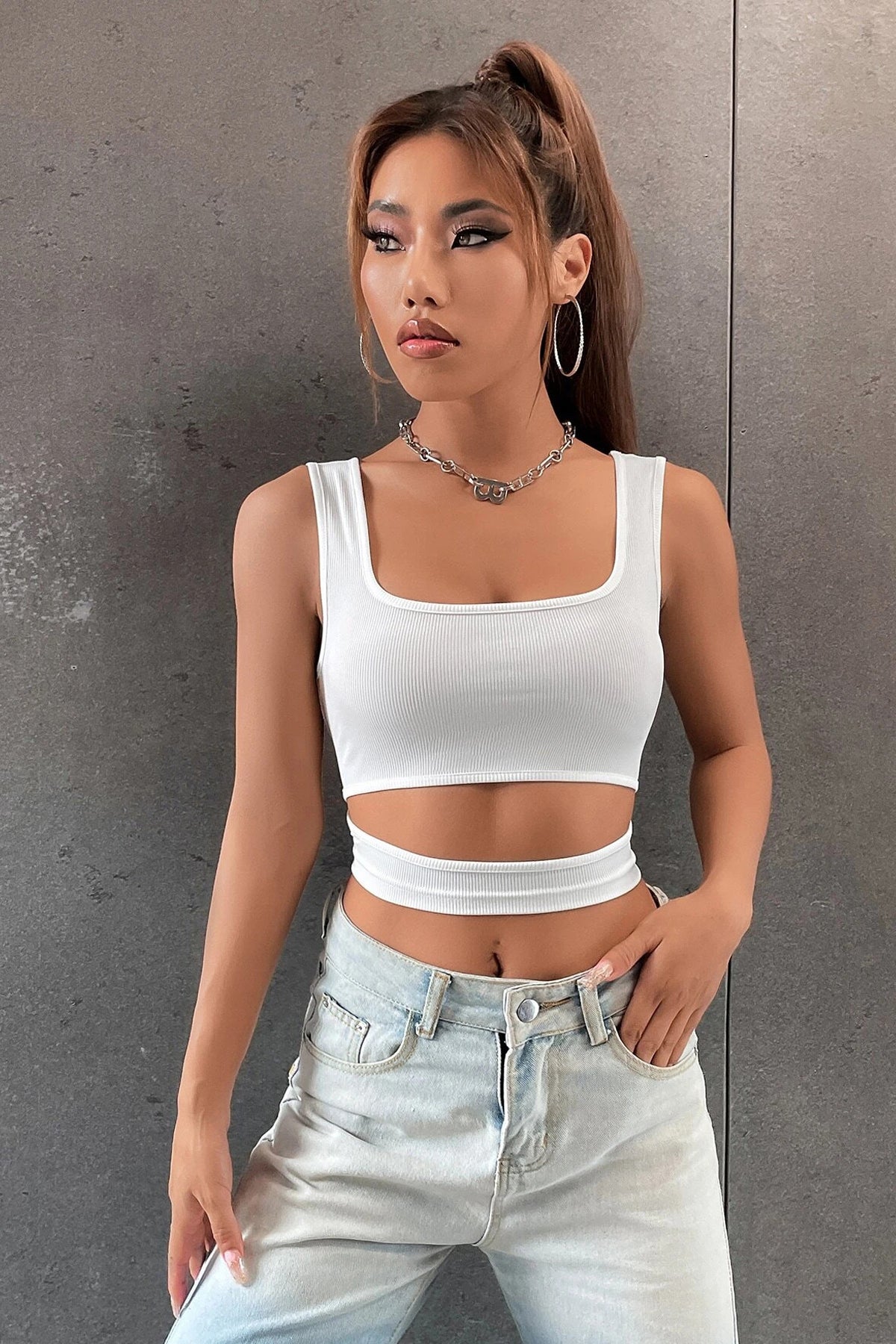 Kadın Beyaz Göbek Dekolteli Crop Top Bluz - görsel 5