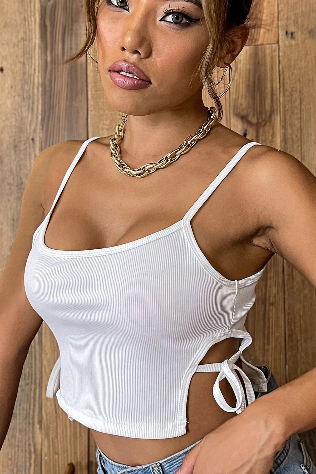 Kadın Beyaz Yanlardan Bağlamalı Bel Dekolteli Crop Top Bluz - görsel 5