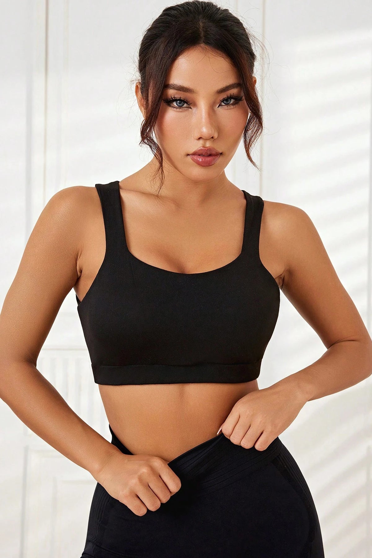 Kadın Siyah Sırtı Açık Derin Göğüs Dekolteli Şık Crop Top Bluz - görsel 6