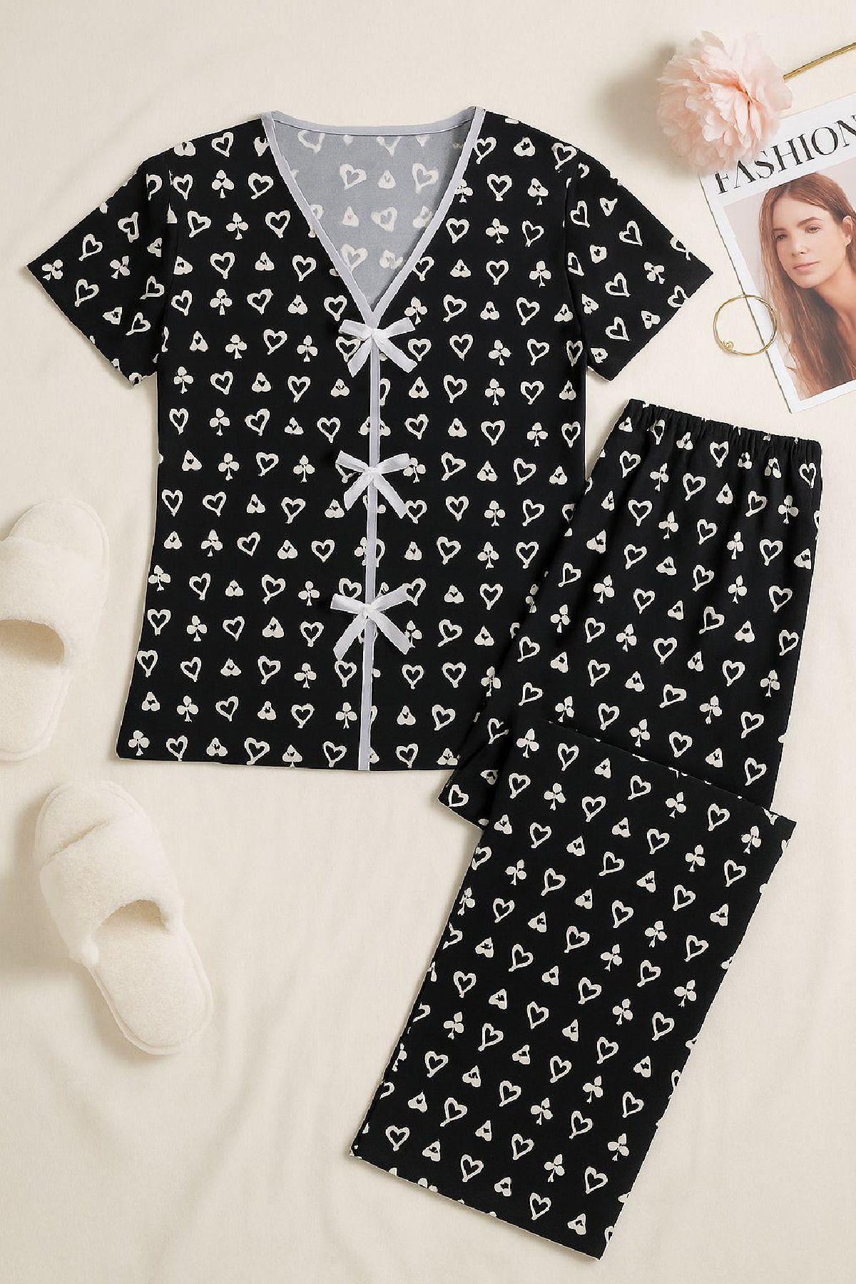 Kadın Siyah Beyaz Kalp Desenli Fiyonklu Kısa Kollu Pijama Takımı - görsel 8
