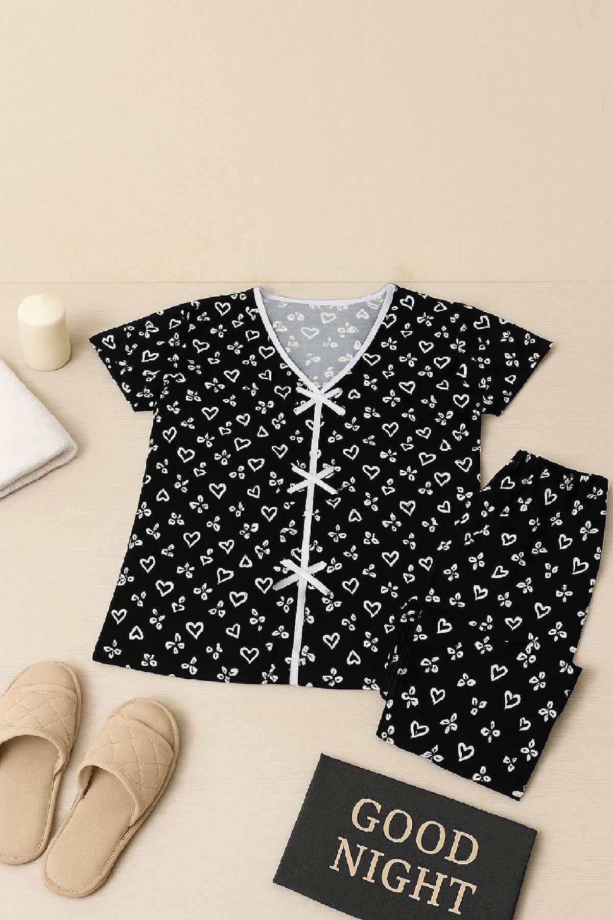 Kadın Siyah Beyaz Kalp Desenli Fiyonklu Kısa Kollu Pijama Takımı - görsel 9