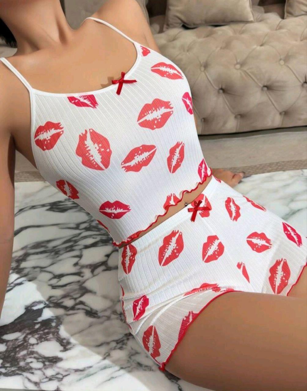 Kadın Beyaz Dudak Desenli Seksi Gecelik Takım 5021 - görsel 3