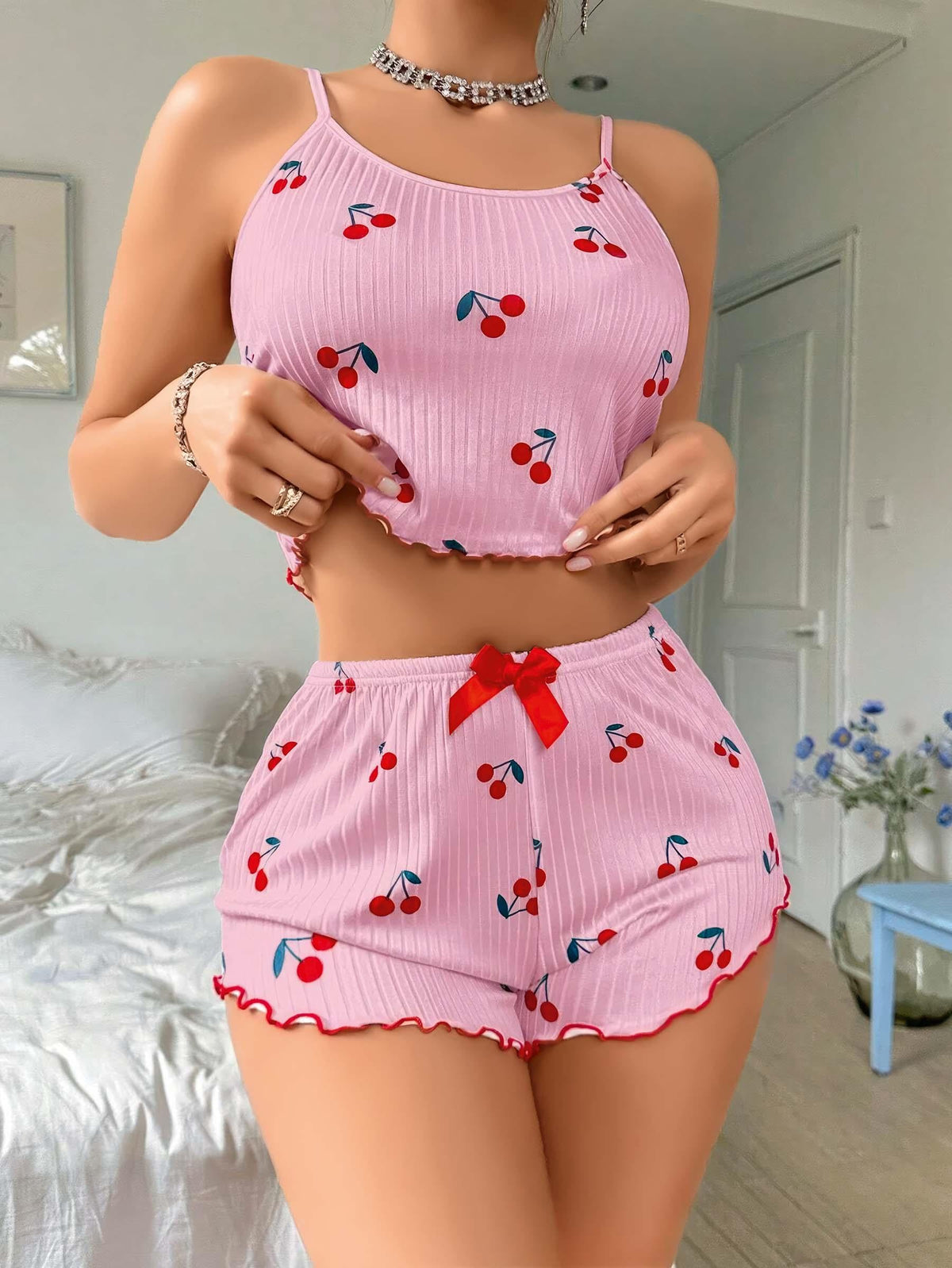 Kadın Pembe Kiraz Desenli Askılı Şortlu Pijama Takım 5044 - görsel 2