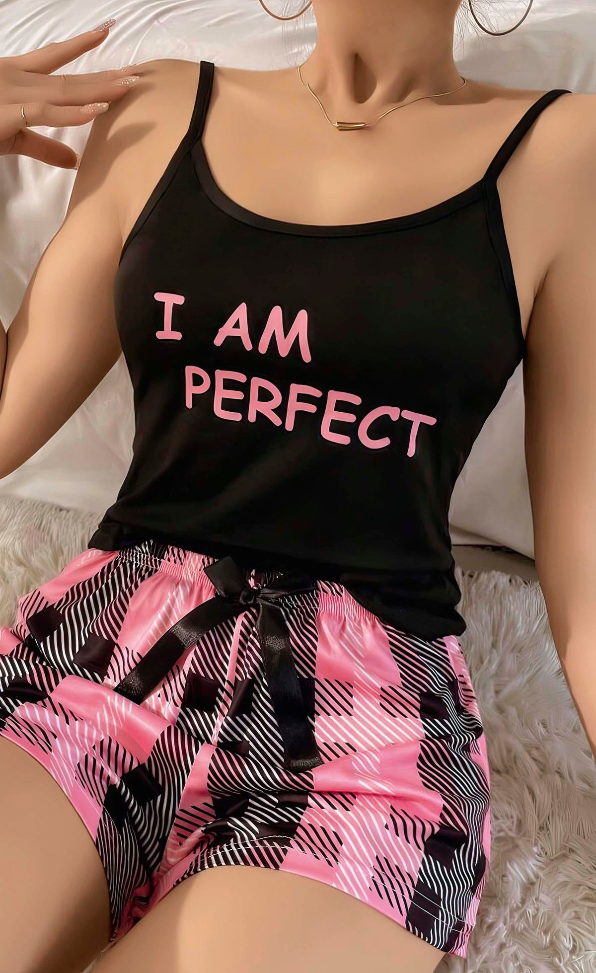 Kadın Siyah Kare Desenli Askılı Şortlu Pijama Takım 5012 - görsel 2