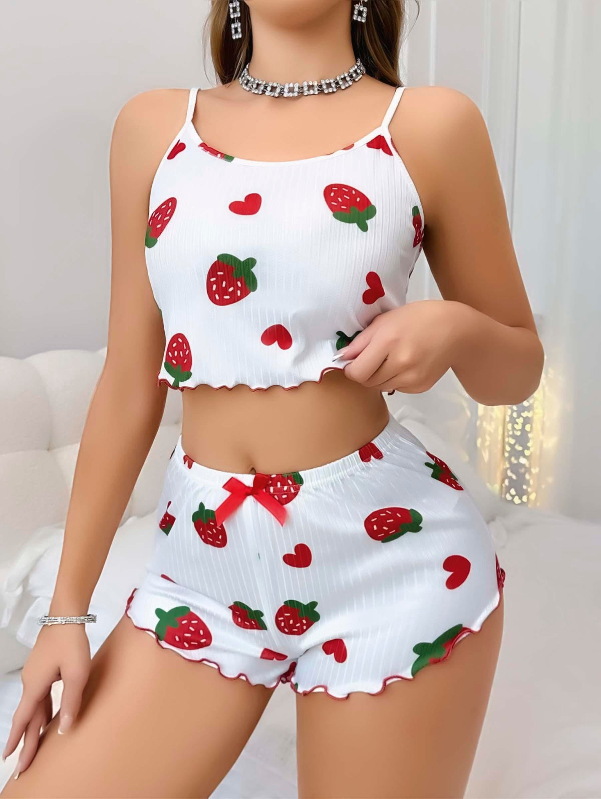 Kadın Beyaz Çilek desenli Şortlu Pijama Takımı 5053 - görsel 1