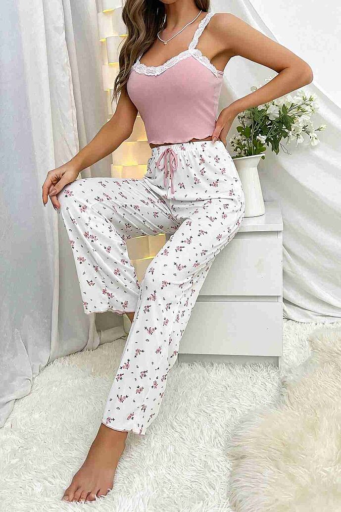 Merry See Askılı Şık Üstü Dantel İşlemeli Baskılı Pijama Takımı Çok Renkli - görsel 2