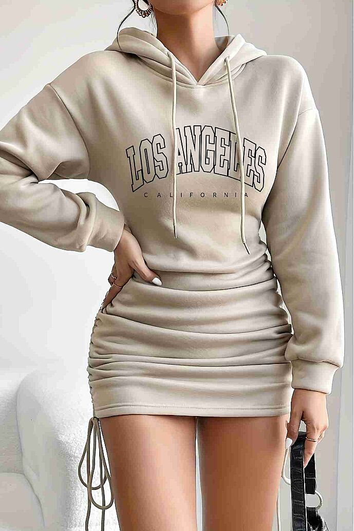 Merry See Kapşonlu Yandan Büzgülü Ayarlı Baskılı Uzun Oversize Sweatshirt Elbise Bej - görsel 1