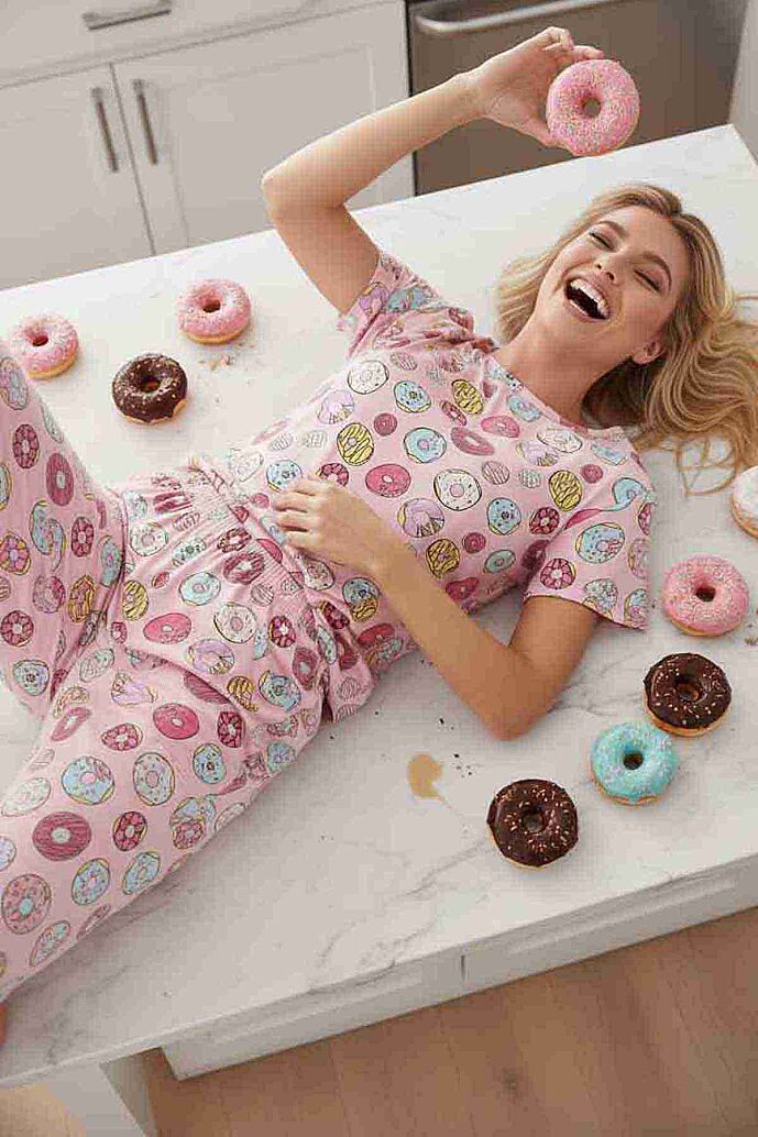 Merry See Kısa Kollu Alt Uzun Donut Baskılı Pijama Takımı Çok Renkli - görsel 1