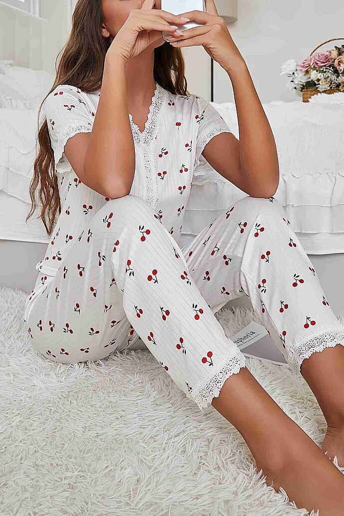 Merry See Özel Örme Kumaş Güpür Dantelli Kiraz Baskılı Kısa Kollu Pijama Takımı Beyaz - görsel 5