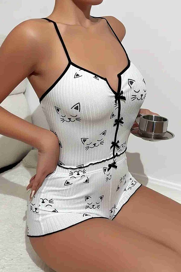 Merry See Yavru Kedi Baskılı Askılı Şortlu Pijama Takımı Beyaz - görsel 4